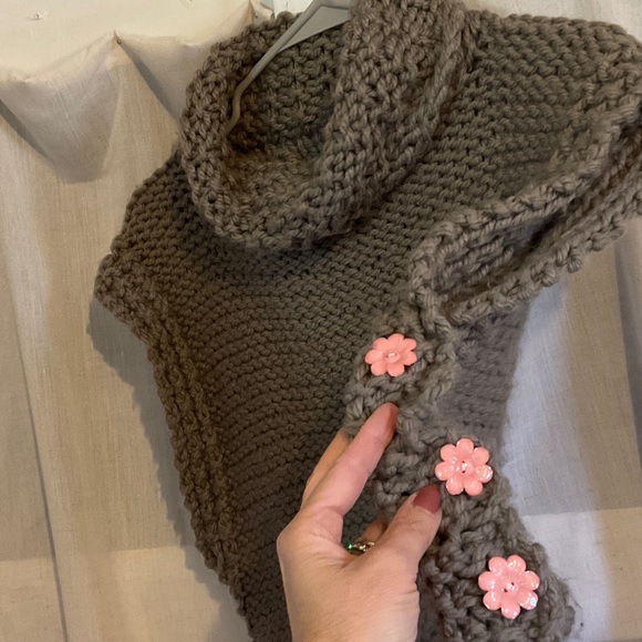 Gray/olive green very soft lightweight chunky sweater vest - Picture 2 of 7